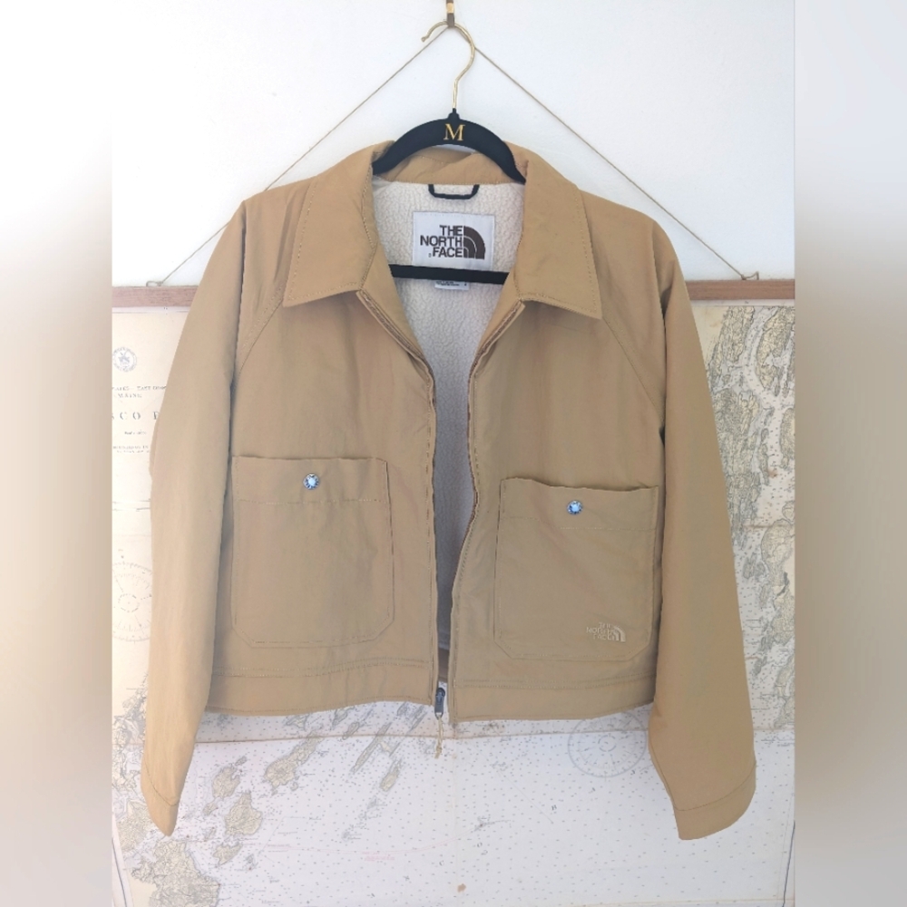 The North Face, crop, raglan sleeve, sherpa lined jacket
